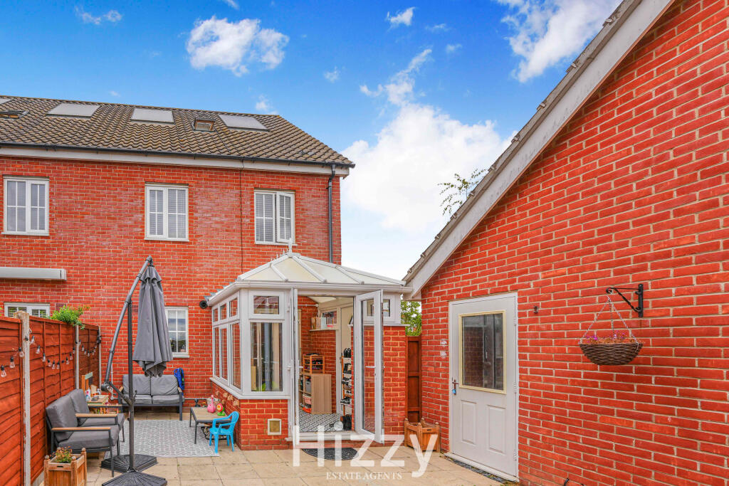 Matilda Groome Road, Hadleigh photo 4