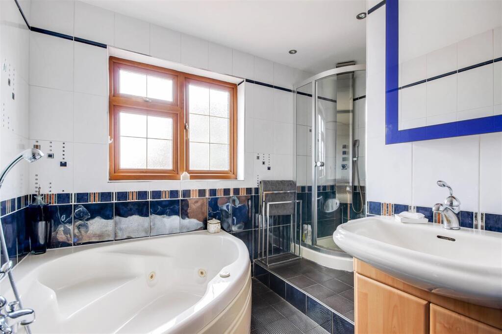 House in Enfield, Enfield Highway, Ponders End - More