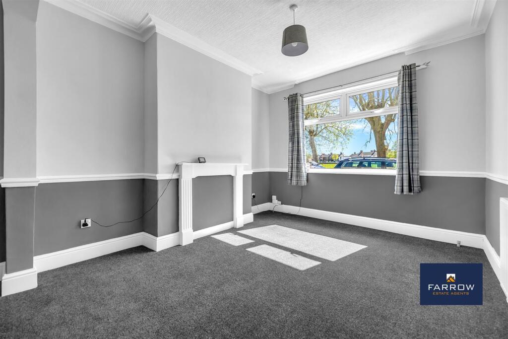 House in Grimsby, West Marsh - More