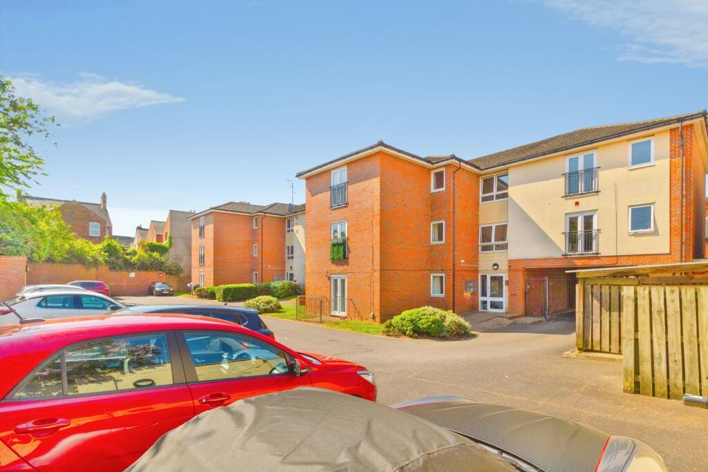 2-bed flat on 238 Welford Road, Leicester, LE2, £150,000
