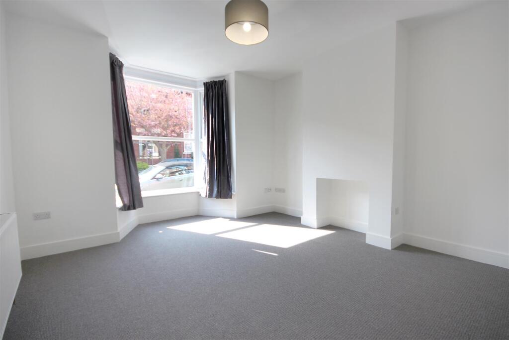 House in Sheffield, South Yorkshire - View 4