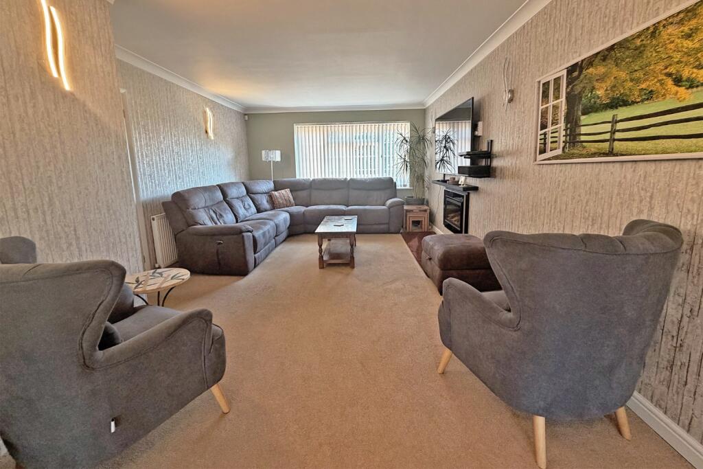 House in Tylers Green, Hazlemere - View 3