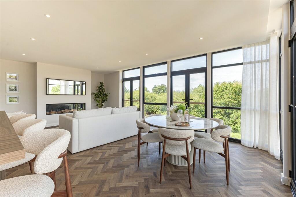 Main image of property: 8 Moyana, Maritime Park, Newtown Road, Warsash, SO31