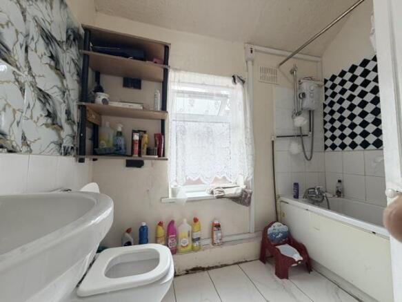 Bathroom 2 - 1st Floor