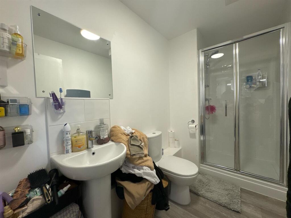 Apartment in Stafford, Staffordshire - More