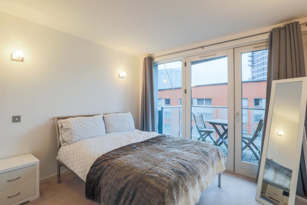 Apartment in London - More