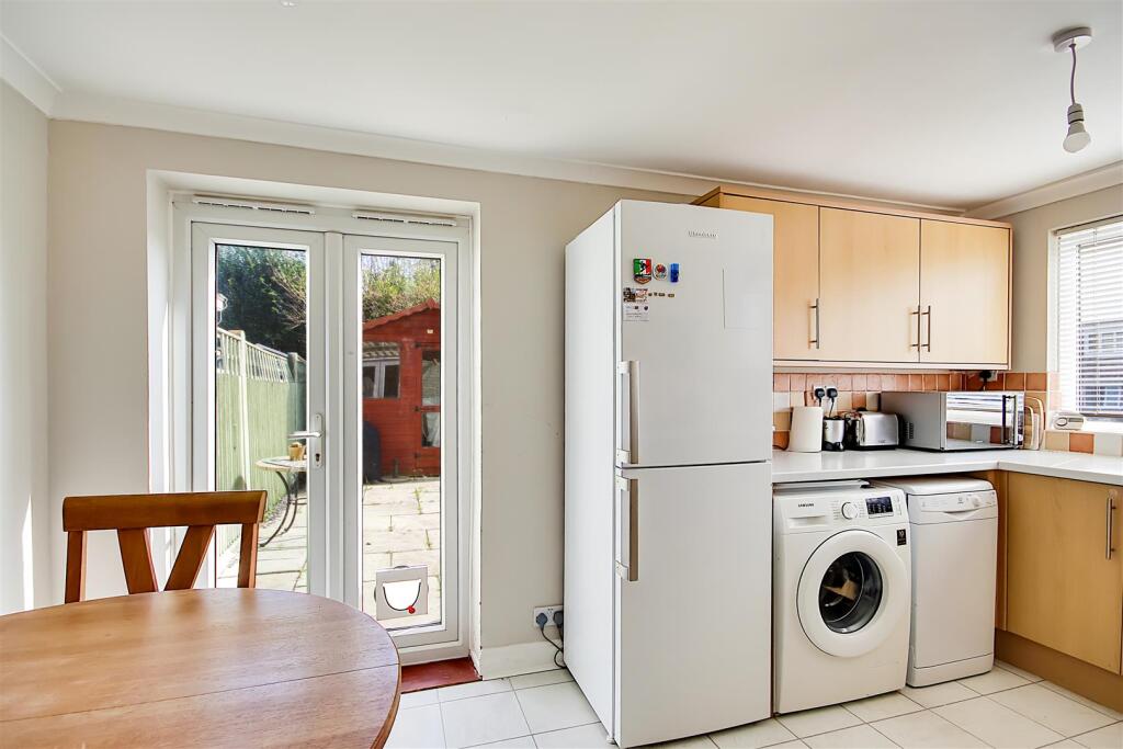 The Martlets, Sompting, Lancing, West Sussex, BN15 9SS photo 4