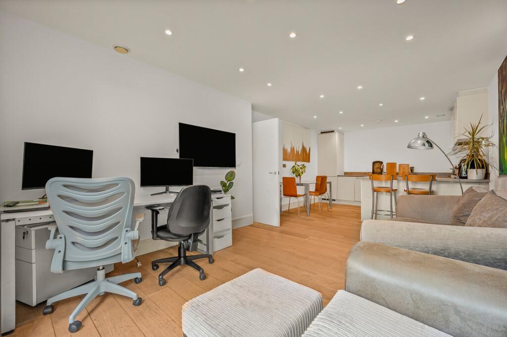 Apartment in London - View 5