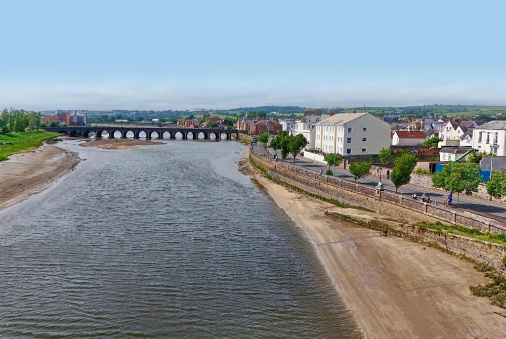 2-bed flat on Litchdon Street, Barnstaple, £280,000