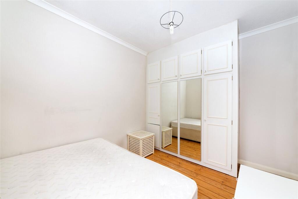 Apartment in London, North Kensington - More