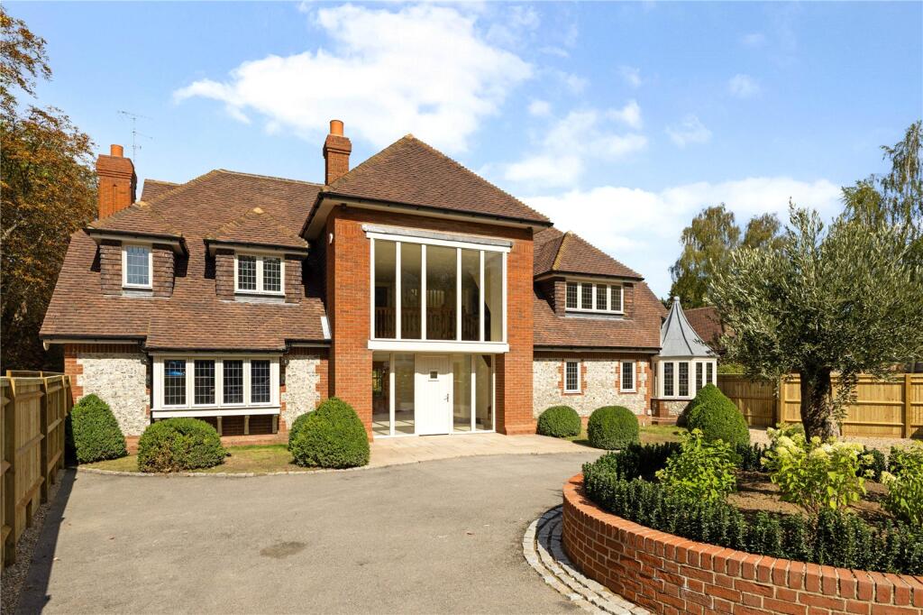 Main image of property: Epsom Road, West Horsley, Leatherhead, Surrey, KT24