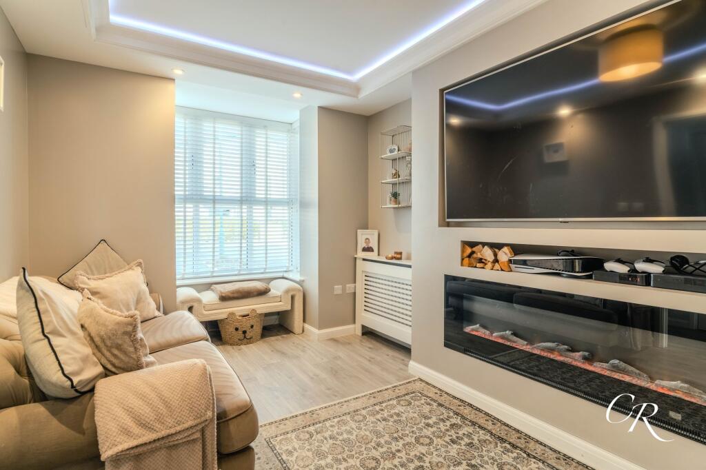 House in Cheltenham, Prestbury Chase, Prestbury - View 3