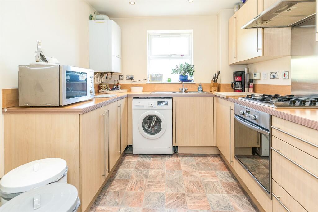Apartment in Worcester - View 5