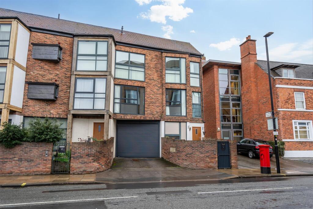 Main image of property: Peaseholme Court, The Stonebow, York, YO1 7AD