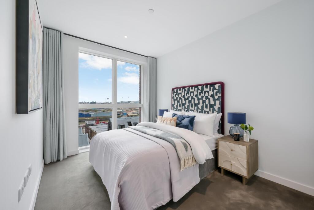 Dulke House, Goodluck Hope Walk, London, E14 photo 3