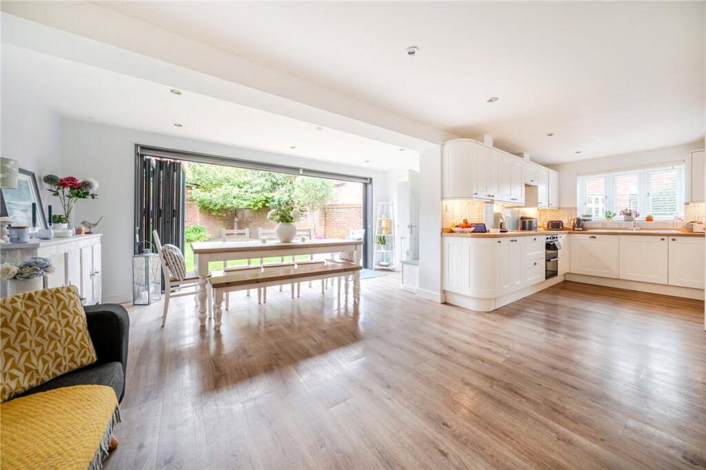 Morrish Grove, Kintbury, Hungerford, Berkshire, RG17 photo 2