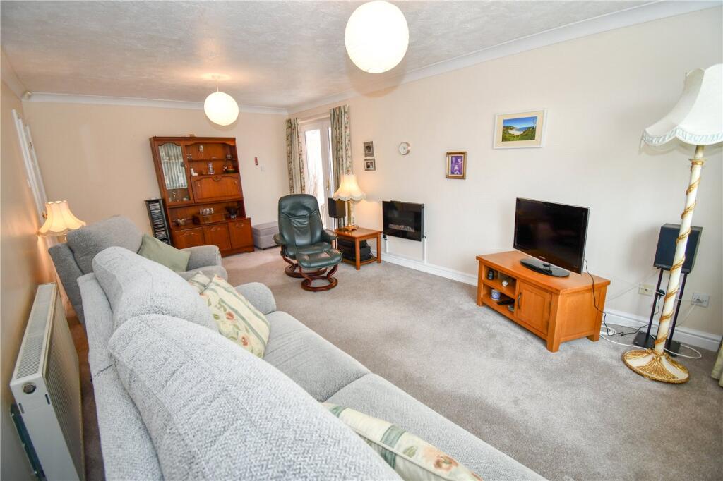 House in Greasby, Liverpool City Region - View 5