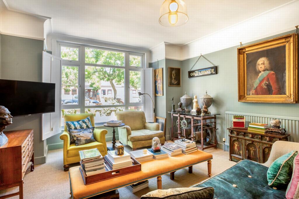 House in Folkestone, Morehall - More