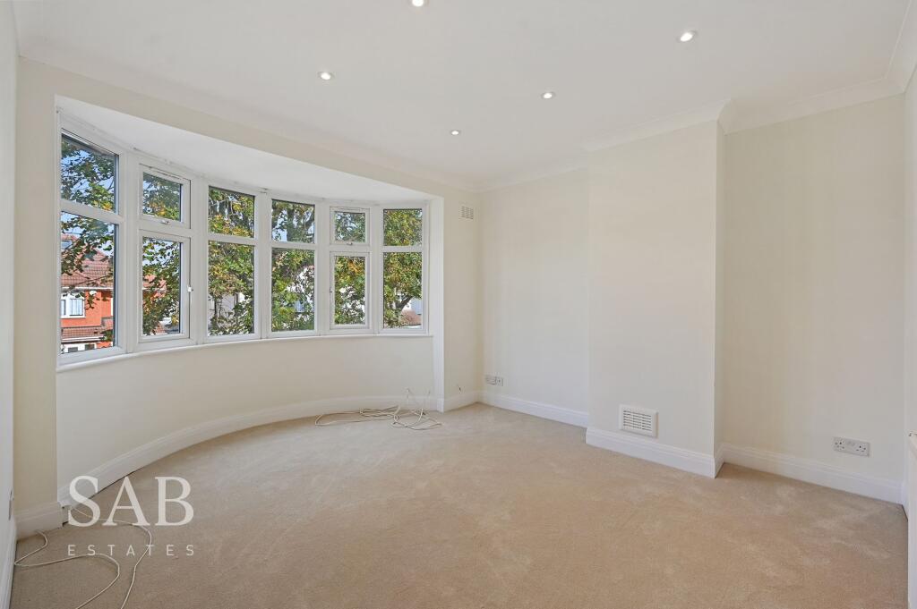 House in London, Perivale - More