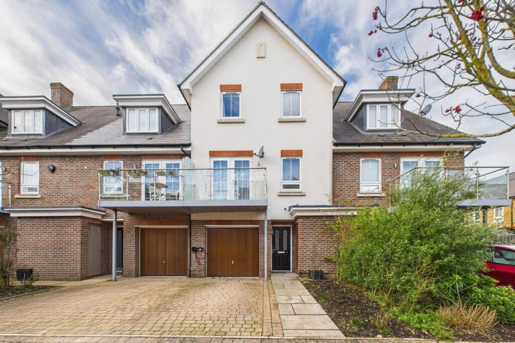 Main image of property: Pintail Way, Maidenhead, Windsor And Maidenhead, SL6
