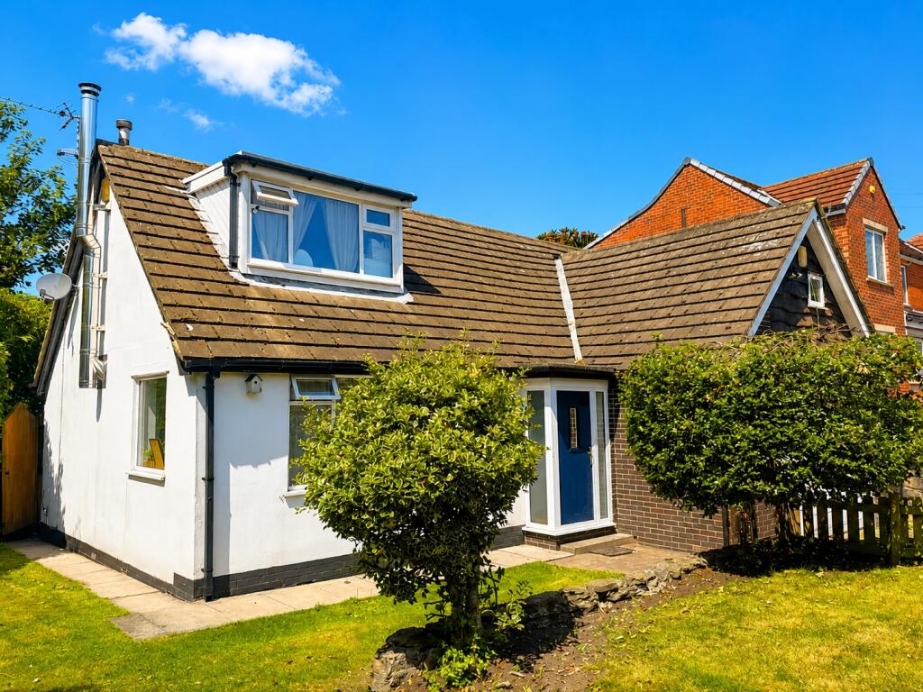 Main image of property: Field Head Lane, Birstall, West Yorkshire, WF17