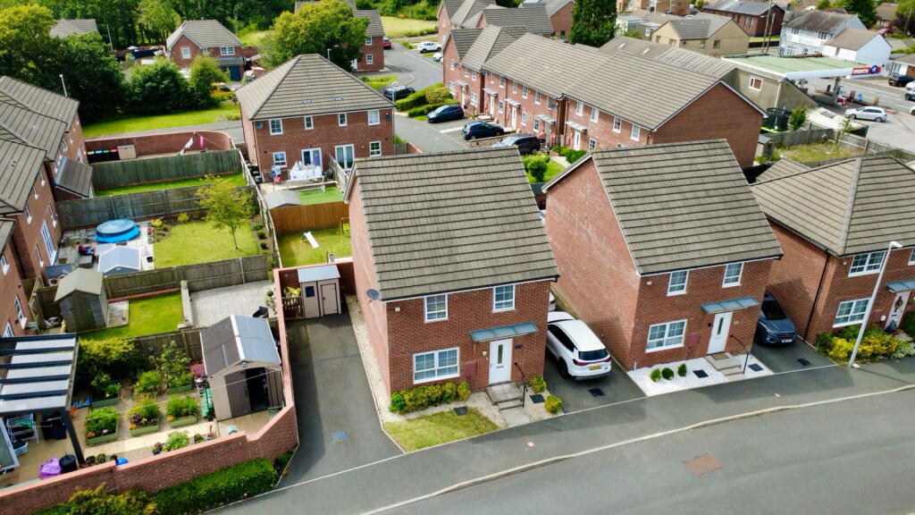 4-bed detached on Ffordd Moriah, Loughor, Swansea, West Glamorgan SA4, £325,000