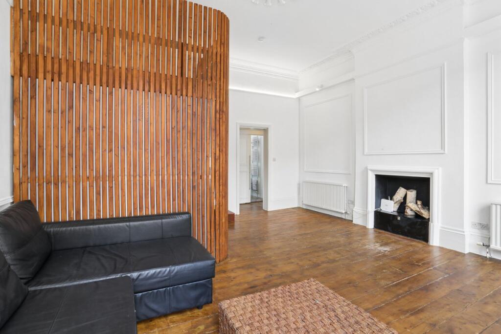 Apartment in London - More