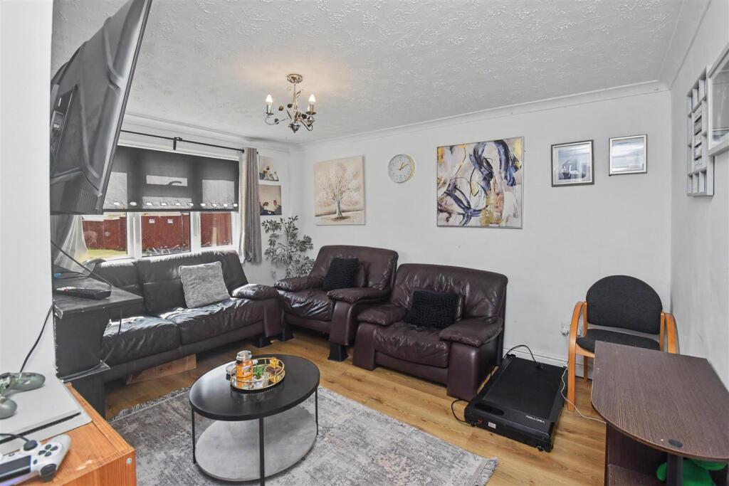 House in Corby, Danesholme - View 5