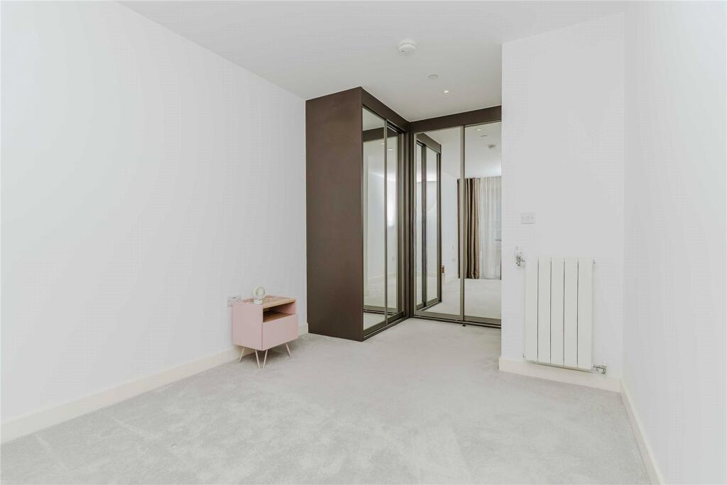 Apartment in London - View 5