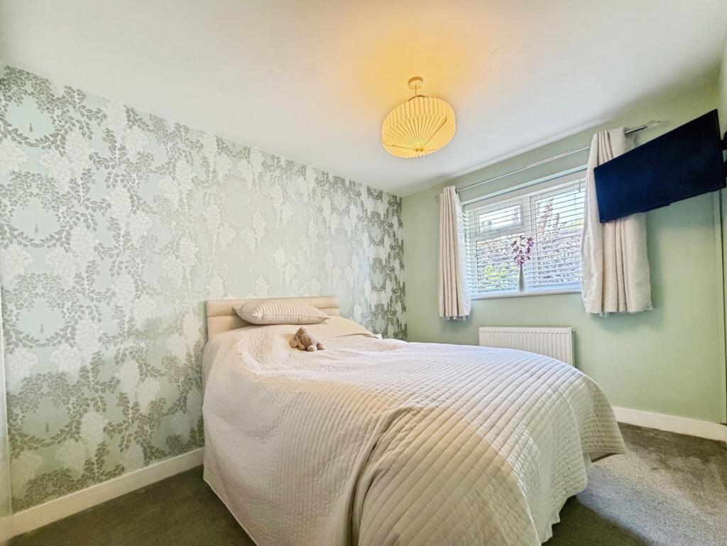 House in Guildford, Shawfield, Ash - View 5