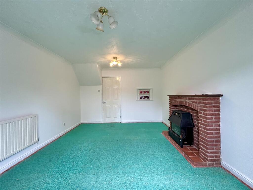 Bramble Close, Cradley Heath photo 4