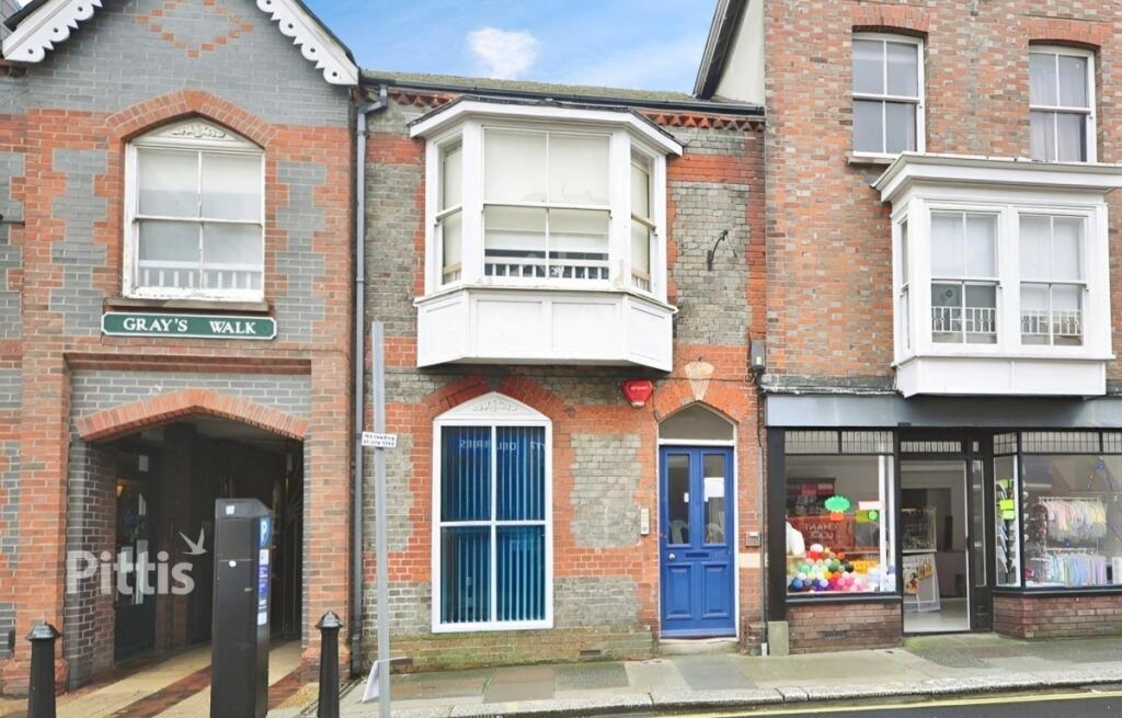Main image of property: Pyle Street Newport PO30