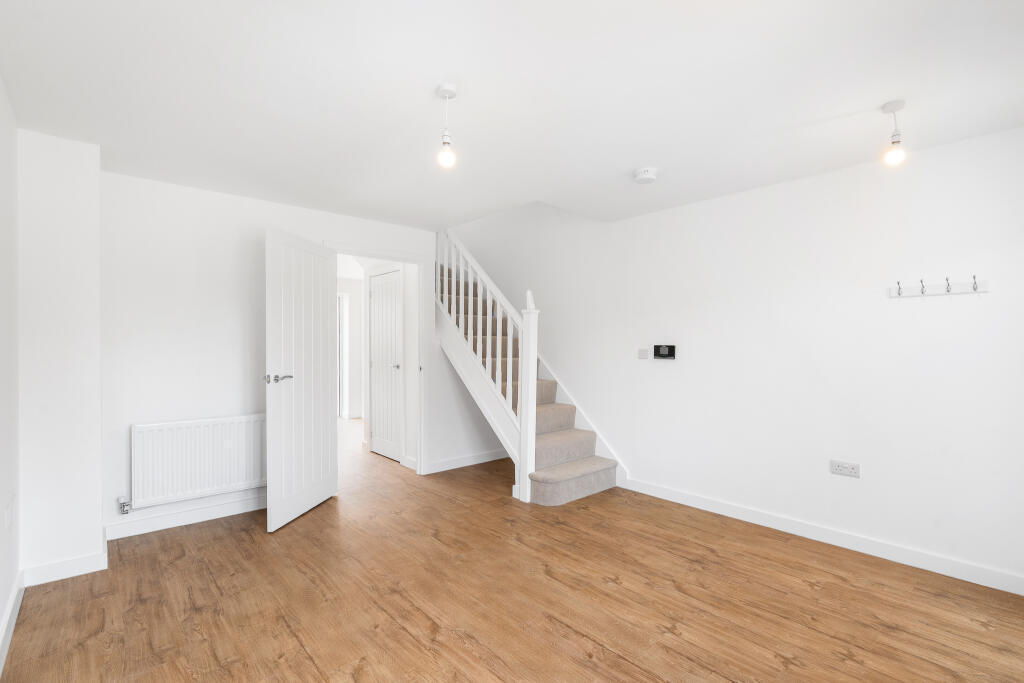 House in Gloucester - View 3