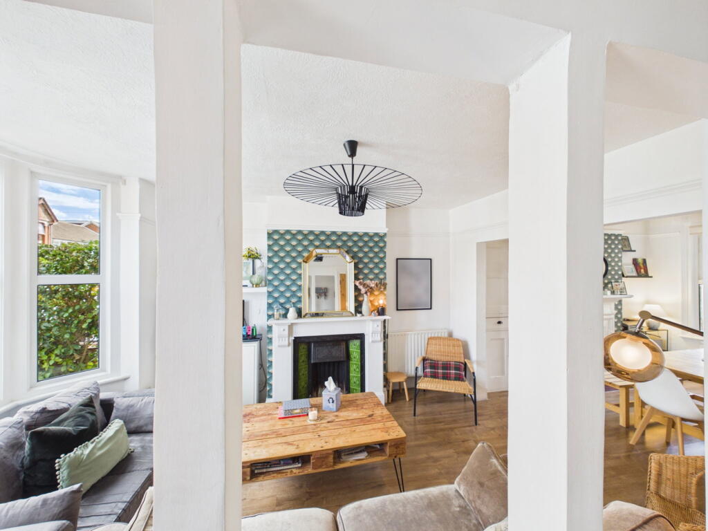 House in Tonbridge and Malling, Snodland - More