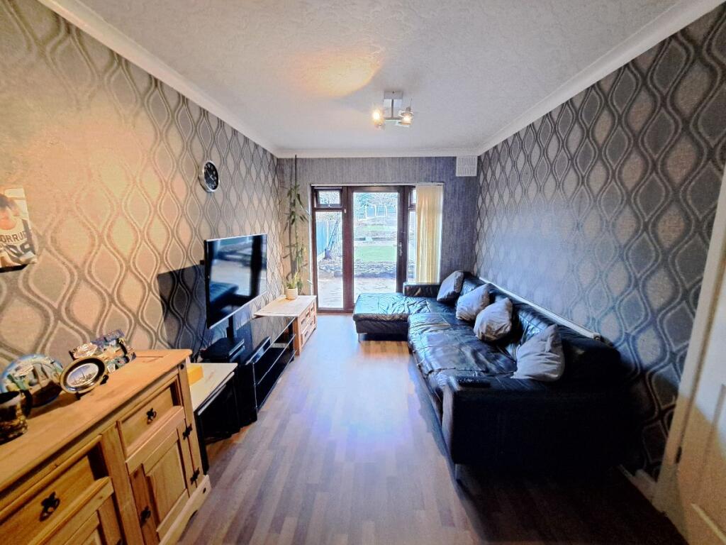 6 Valerie Grove, Birmingham photo 3