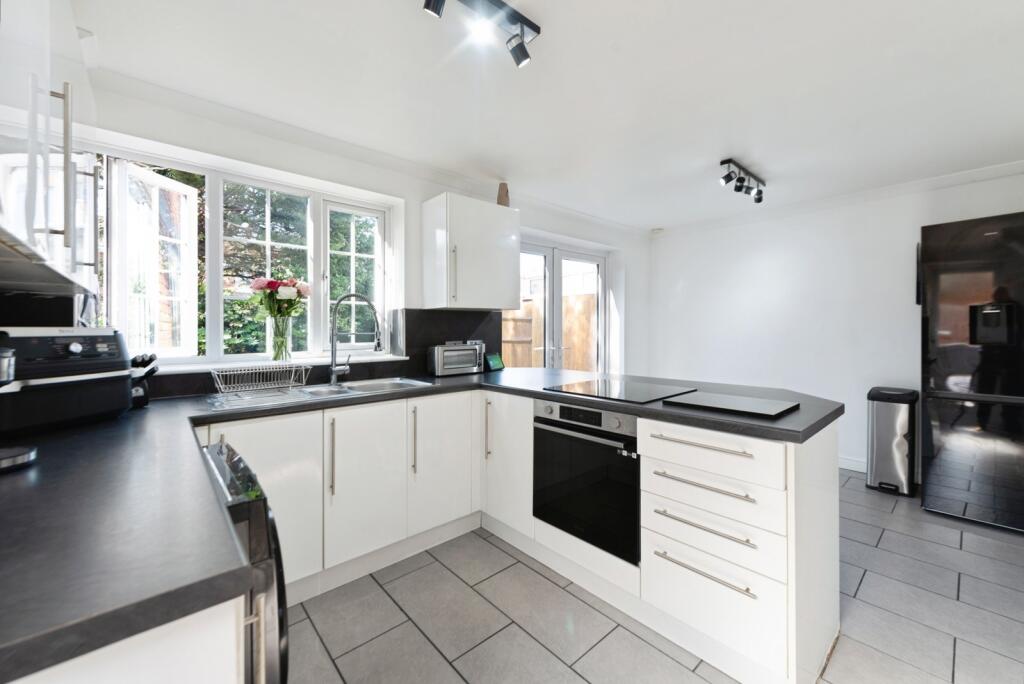 Clover Close, GOSPORT, Hampshire, PO13 - View 3