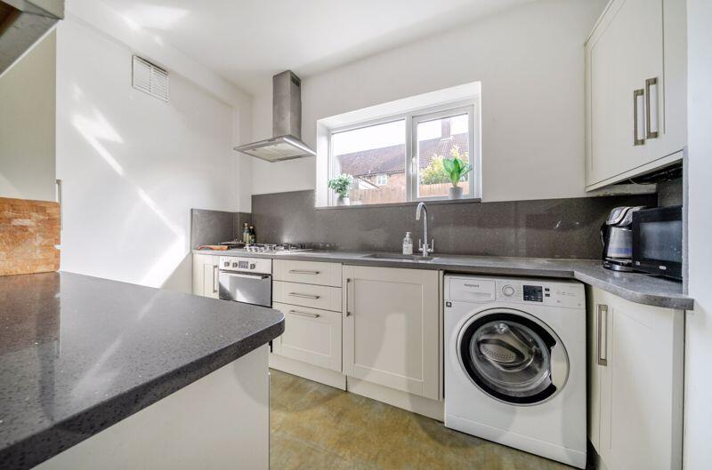 Milverton Way, New Eltham photo 3