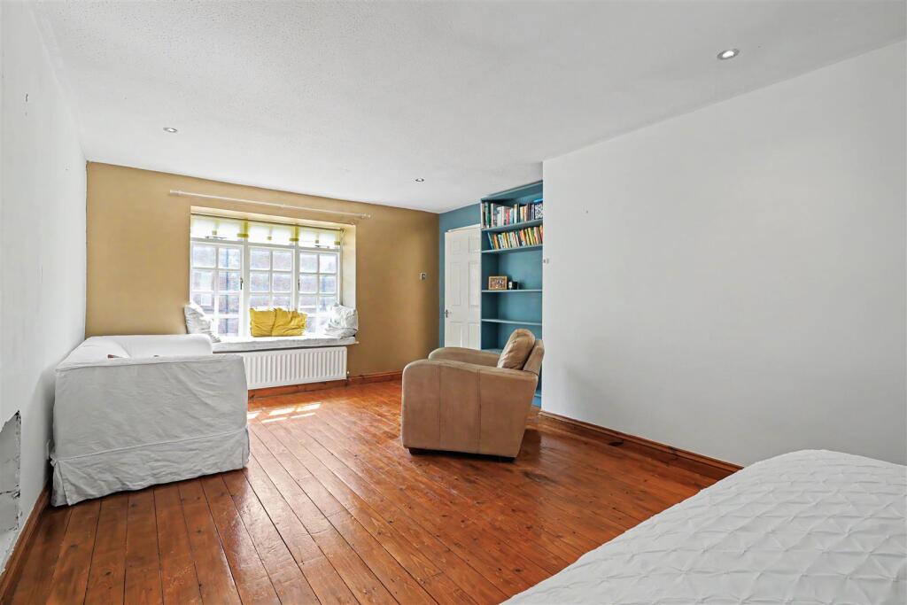 House in Nottingham, Rainbow Quarter, St Ann's - More