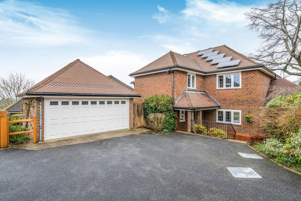 Main image of property: Hethersett Close, Reigate, RH2