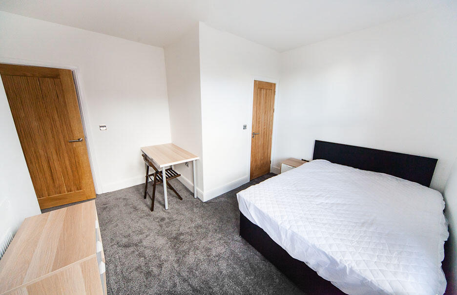 6 bedroom terraced house for rent