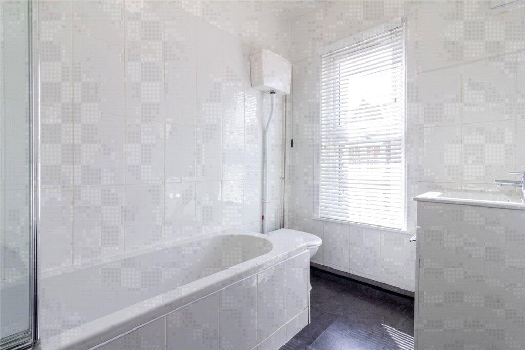 2 bedroom maisonette for rent