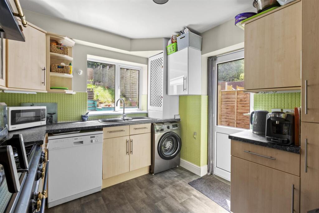 House in Hemel Hempstead, High Wycombe Community Board - View 5