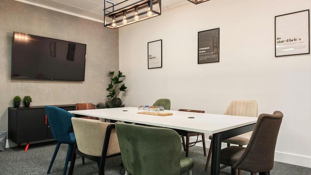 Whitehall meetingroomone.jpg