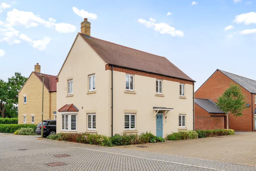 Main image of property: Kingsmere, Bicester,  Oxfordshire, OX26
