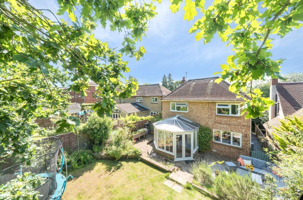 House in Waverley, Farnham - View 4