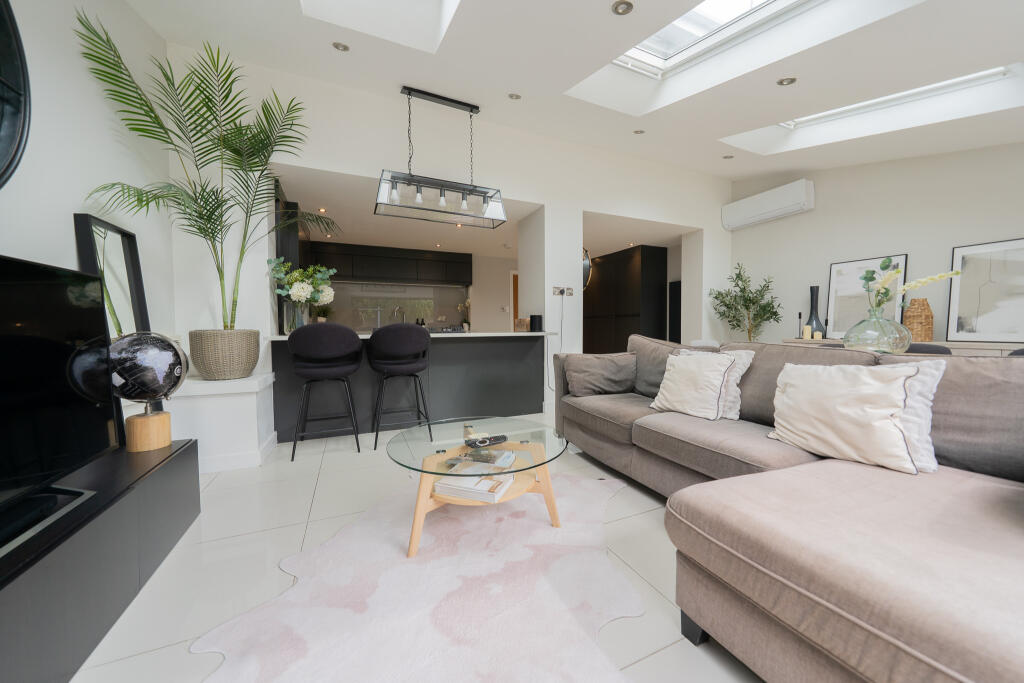 House in Leicester - View 5