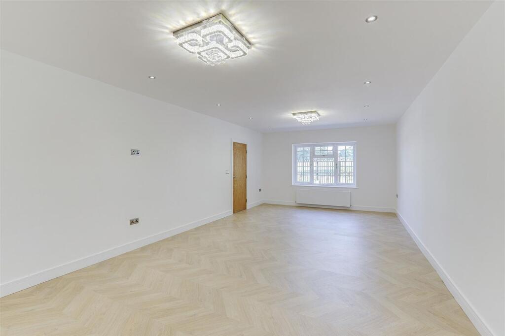 House in Nottingham - View 3