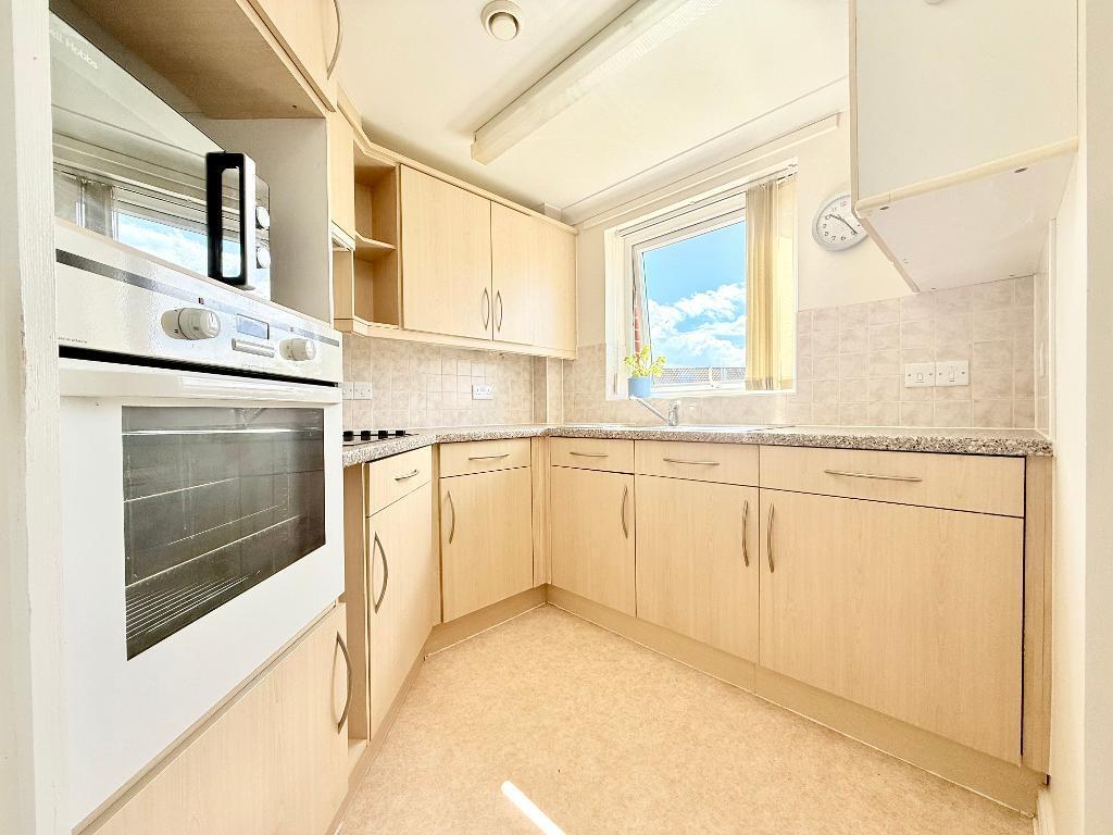 Hughes Court, Barton Hills, Luton, Bedfordshire, LU3 4BN photo 4