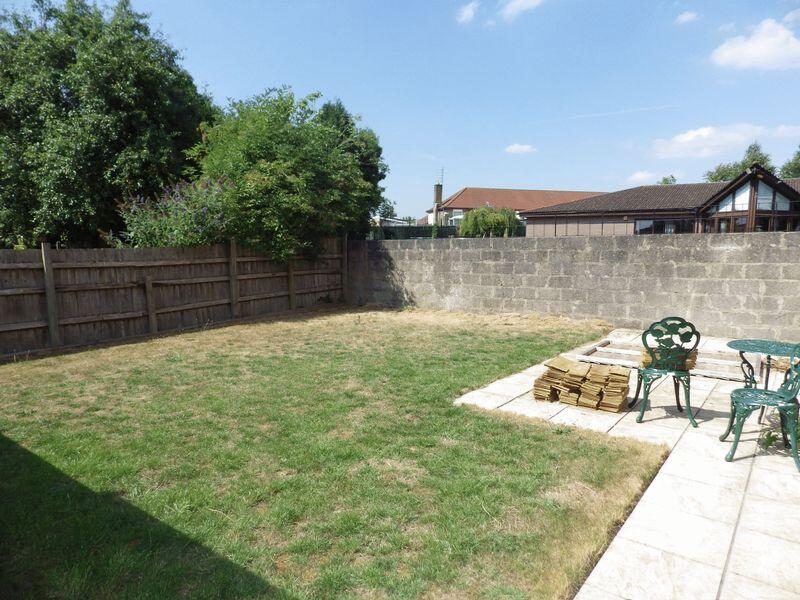 5 bedroom detached house for rent