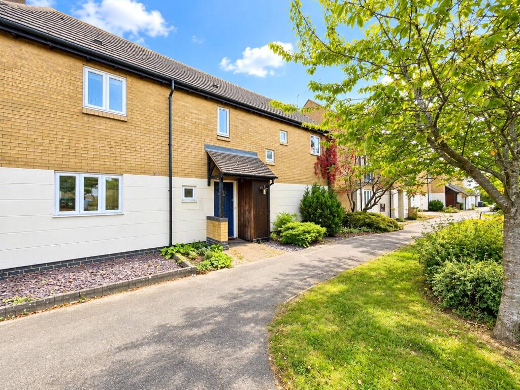 3-bed semi-detached on Swanwick Lane, Broughton, Milton Keynes, £375,000